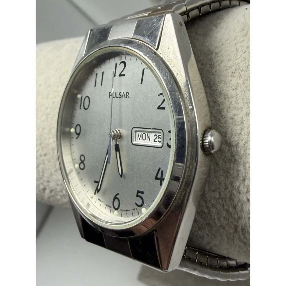 Pulsar V733-9A40 New Battery Mens Watch 36MM 7